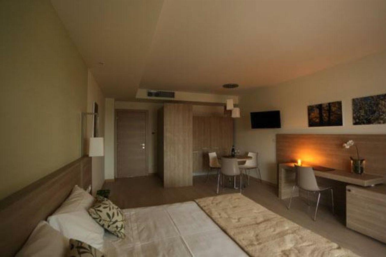 Turin Airport Hotel & Residence San Francesco al Campo Exterior photo